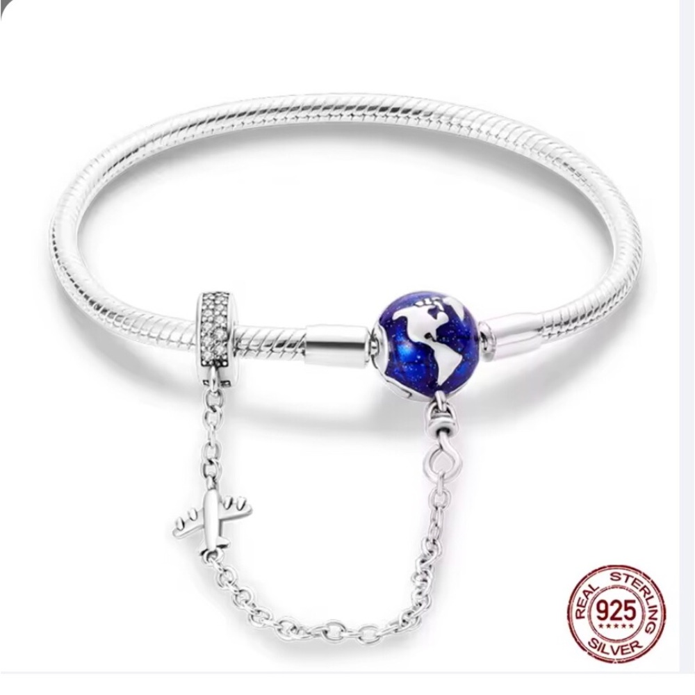 Sterling Silver Travel Globe Safety Chain Charm Bracelet - Blue Globe Charm - Picture 1 of 1